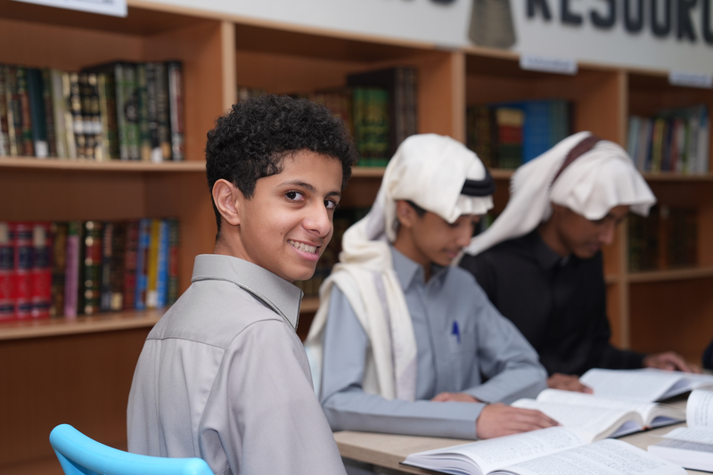 حصول أكثر من 10 طلاب على شهادة الآيلتس (IELTS).